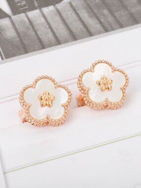 Van Cleef & Arpels Earrings Rose Gold White Mother Of Pearl Beaded Edge